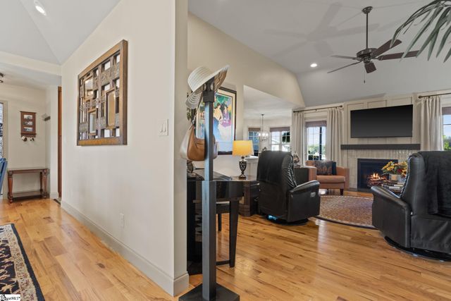 330 War Emblem Drive, Boiling Springs, SC 29316