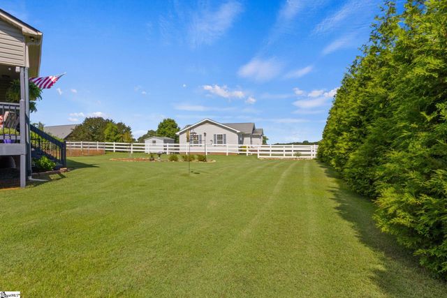 330 War Emblem Drive, Boiling Springs, SC 29316