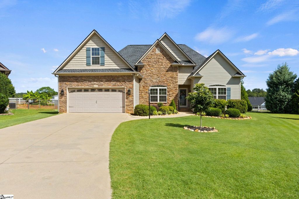 330 War Emblem Drive, Boiling Springs, SC 29316