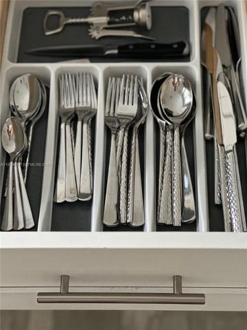 513 NW 30th St, Wilton Manors, FL 33311