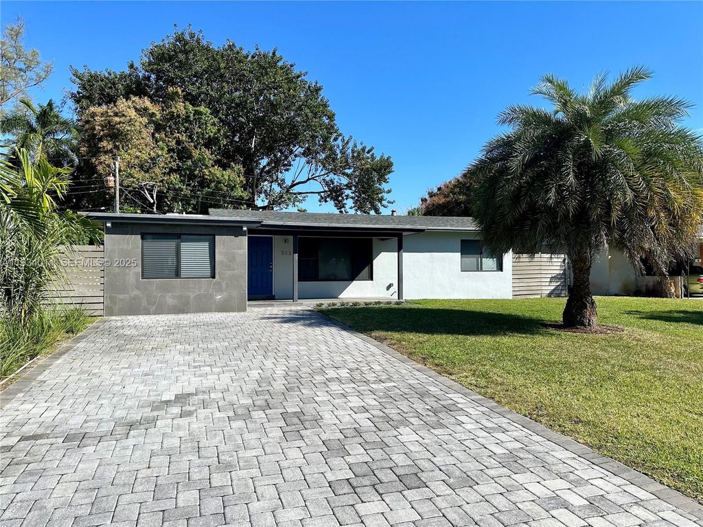 Image 1 of property listing at 513 NW 30th St, Wilton Manors, FL 33311