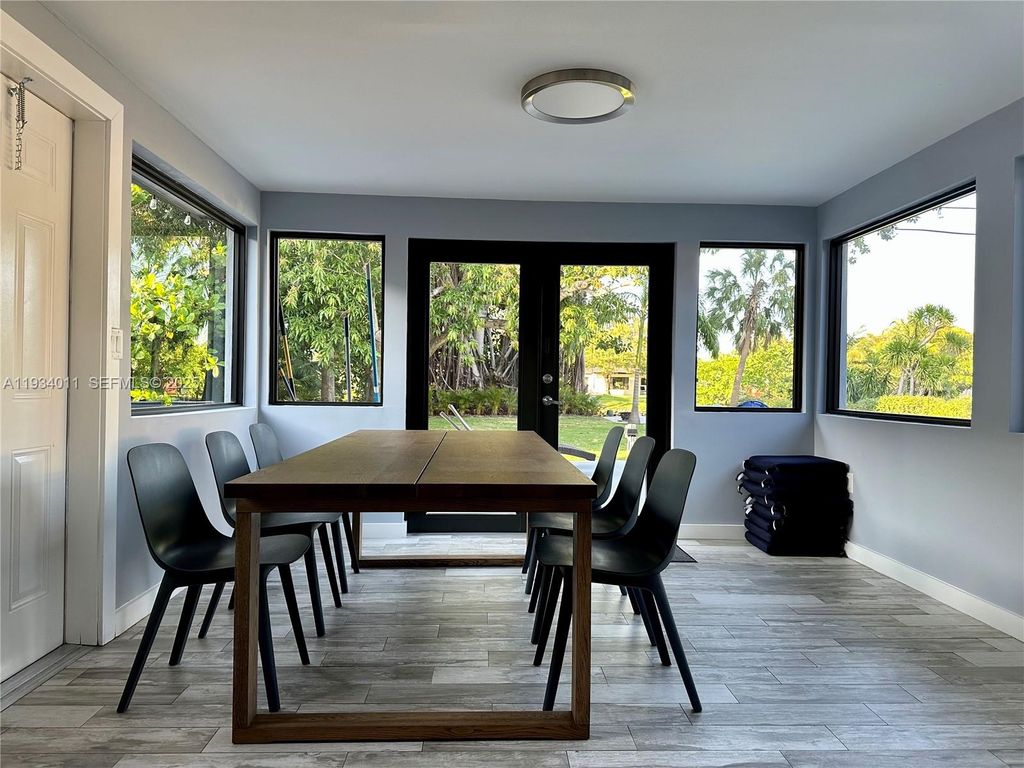 Image 19 of property listing at 513 NW 30th St, Wilton Manors, FL 33311