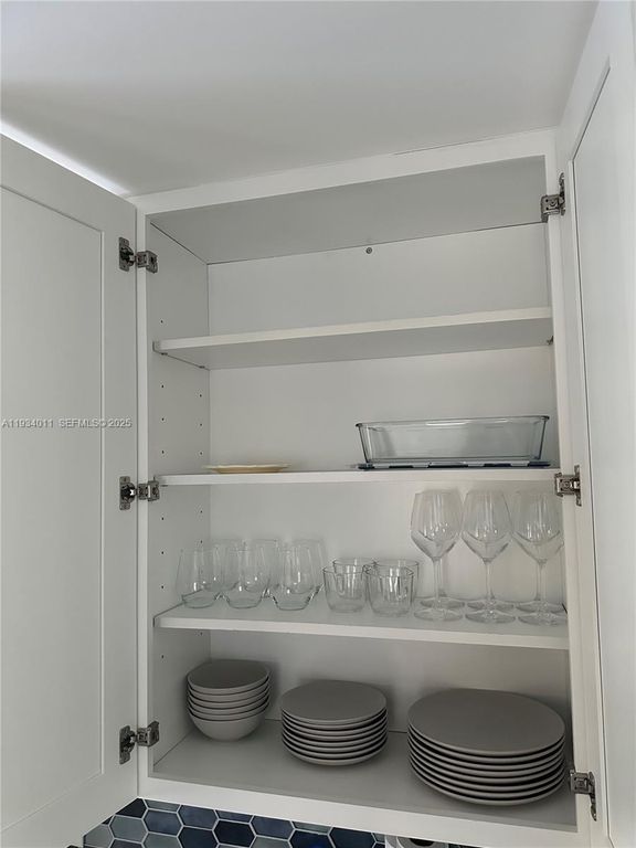 Image 21 of property listing at 513 NW 30th St, Wilton Manors, FL 33311