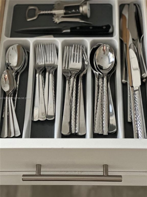 Image 22 of property listing at 513 NW 30th St, Wilton Manors, FL 33311