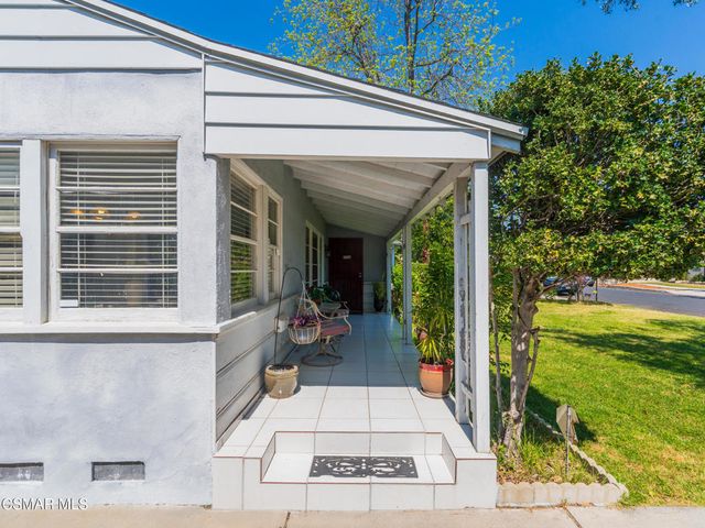 5835 Beck Avenue, North Hollywood, CA 91601