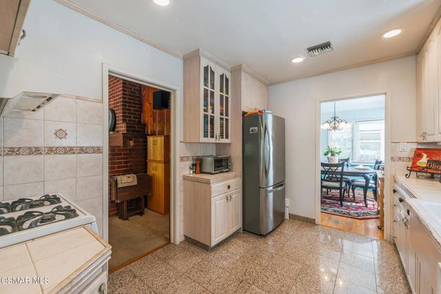 5835 Beck Avenue, North Hollywood, CA 91601