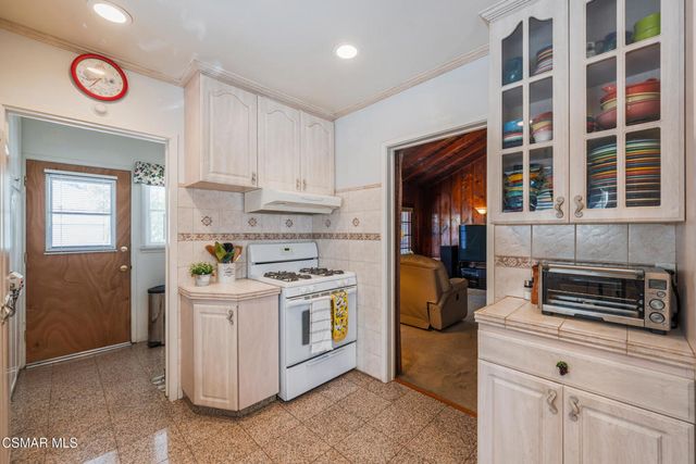 5835 Beck Avenue, North Hollywood, CA 91601