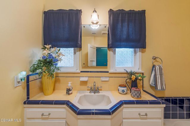 5835 Beck Avenue, North Hollywood, CA 91601