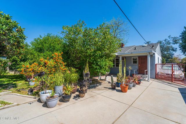 5835 Beck Avenue, North Hollywood, CA 91601