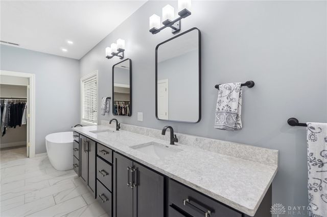 654 Beechwood Drive, Tipp City, OH 45371