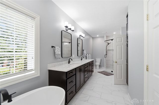 654 Beechwood Drive, Tipp City, OH 45371
