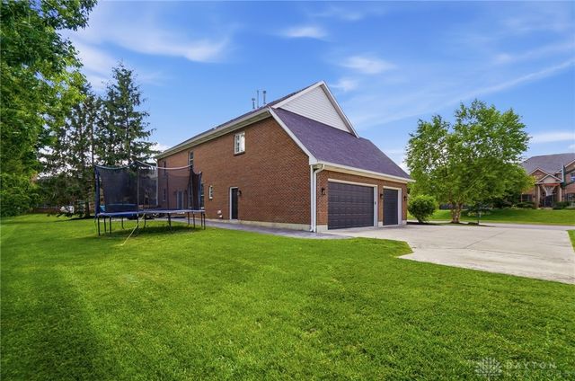 654 Beechwood Drive, Tipp City, OH 45371