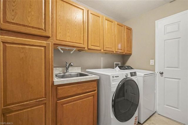 2004 NW 23rd TER, Cape Coral, FL 33993