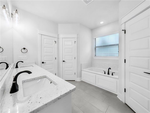 12 Radcliffe Drive, Bella Vista, AR 72714