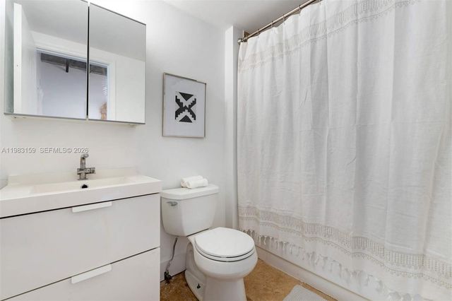 770 NE 69th St 8E, Miami, FL 33138