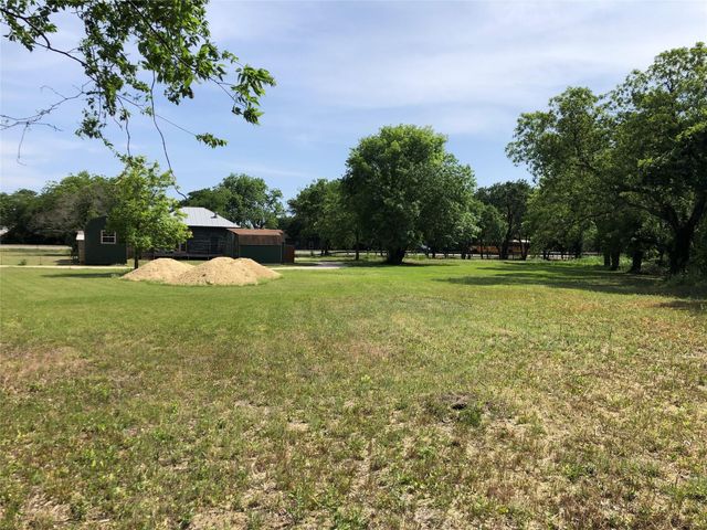 303 W Broade ST, Leander, TX 78641