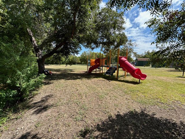 303 W Broade ST, Leander, TX 78641
