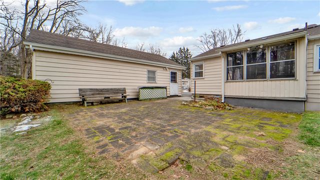 538 Glenview Court, Webster, NY 14580