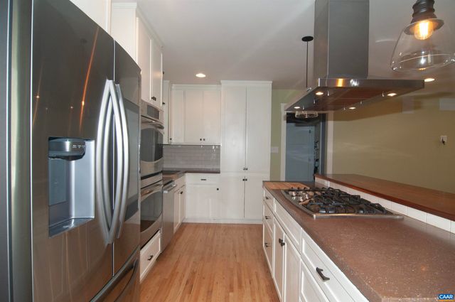 4600 ADVANCE MILLS RD, Earlysville, VA 22936