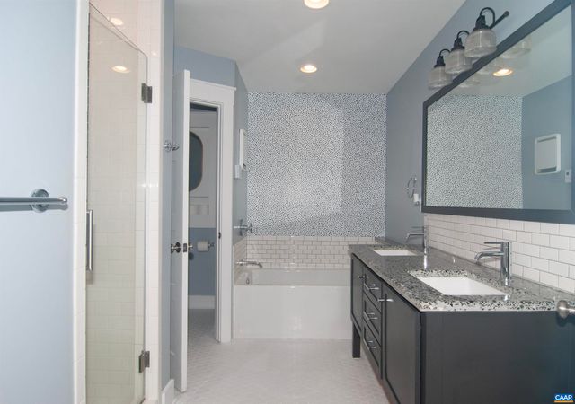 4600 ADVANCE MILLS RD, Earlysville, VA 22936