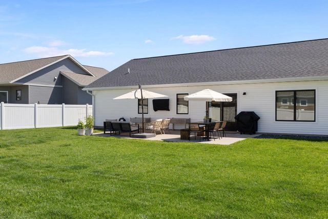 1120 Crockett DRIVE, Holmen, WI 54636