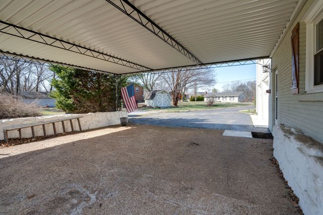 504 Big Horn Dr, Old Hickory, TN 37138