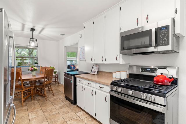 807 Elizabeth Boulevard, Granbury, TX 76048