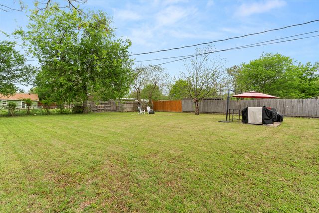 807 Elizabeth Boulevard, Granbury, TX 76048