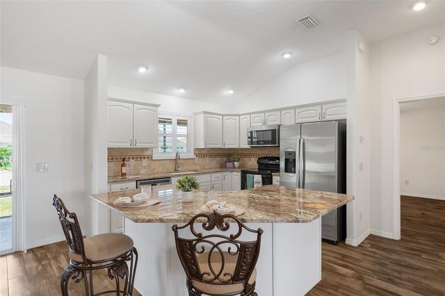 1773 HOLLOW BRANCH WAY, The Villages, FL 32162