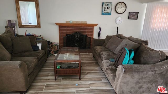 7732 N Shoup Avenue, West Hills (los Angeles), CA 91304