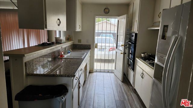 7732 N Shoup Avenue, West Hills (los Angeles), CA 91304