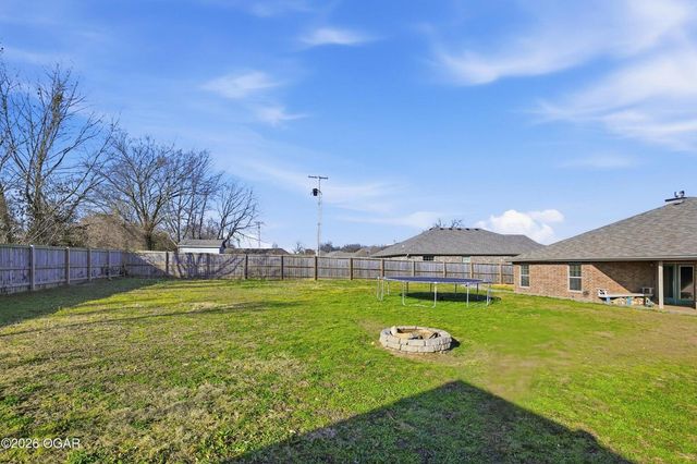 1308 Heather Lane, Webb City, MO 64870