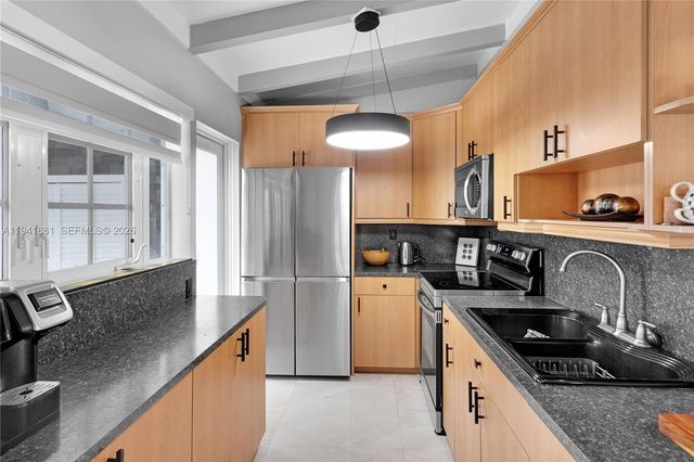 2430 Key Largo Lane, Fort Lauderdale, FL 33312