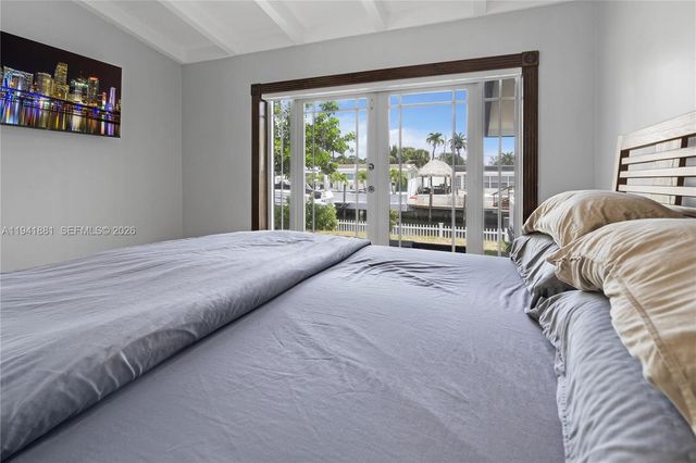 2430 Key Largo Lane, Fort Lauderdale, FL 33312