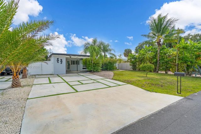 2430 Key Largo Lane, Fort Lauderdale, FL 33312