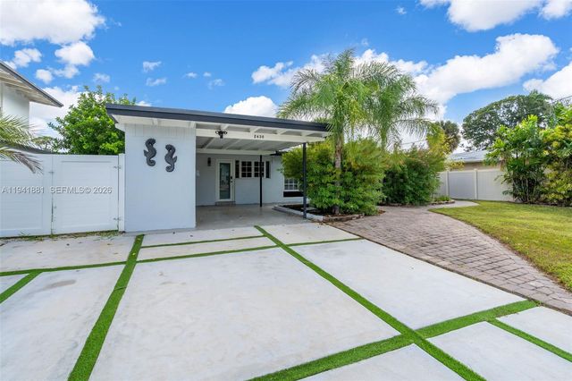 2430 Key Largo Lane, Fort Lauderdale, FL 33312