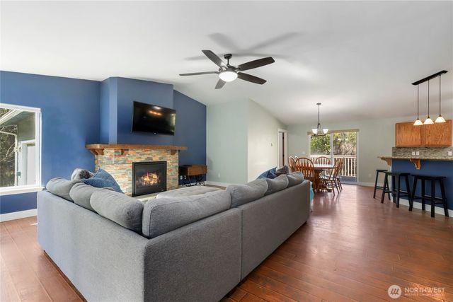 2461 Cantu Lane NW, Seabeck, WA 98380