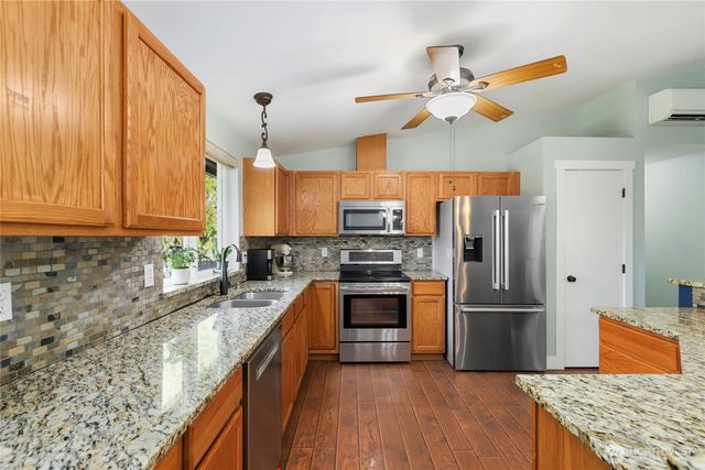 2461 Cantu Lane NW, Seabeck, WA 98380