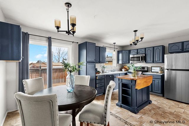 900 PHOENIX DR, Cheyenne, WY 82001