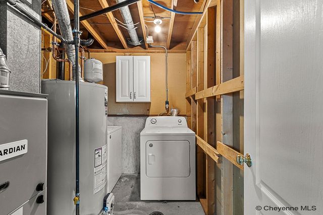 900 PHOENIX DR, Cheyenne, WY 82001