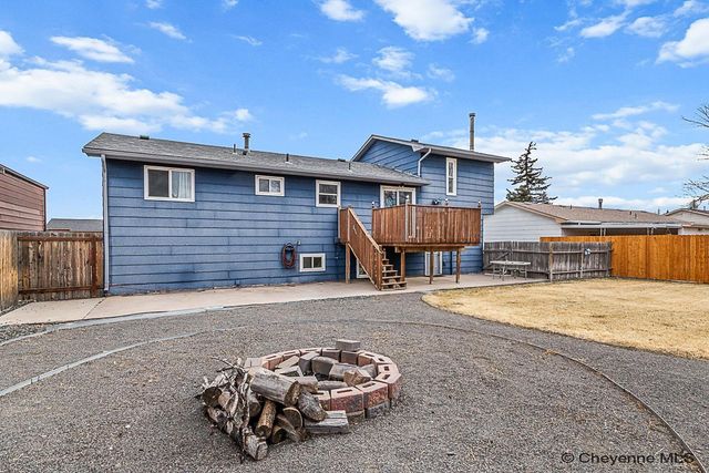 900 PHOENIX DR, Cheyenne, WY 82001