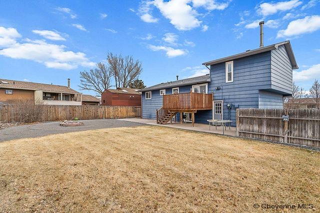 900 PHOENIX DR, Cheyenne, WY 82001