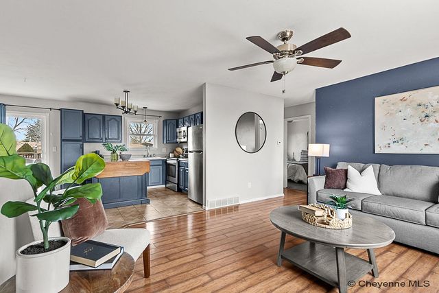 900 PHOENIX DR, Cheyenne, WY 82001