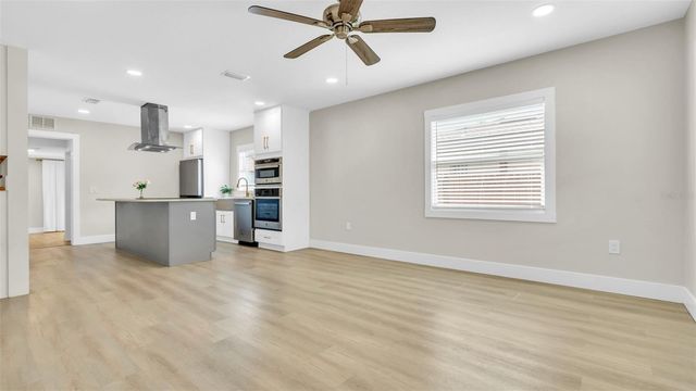 2906 W NASSAU STREET, Tampa, FL 33607