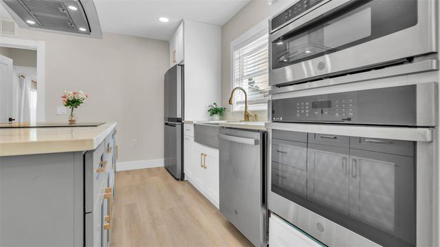 2906 W NASSAU STREET, Tampa, FL 33607