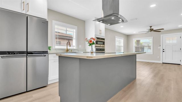 2906 W NASSAU STREET, Tampa, FL 33607