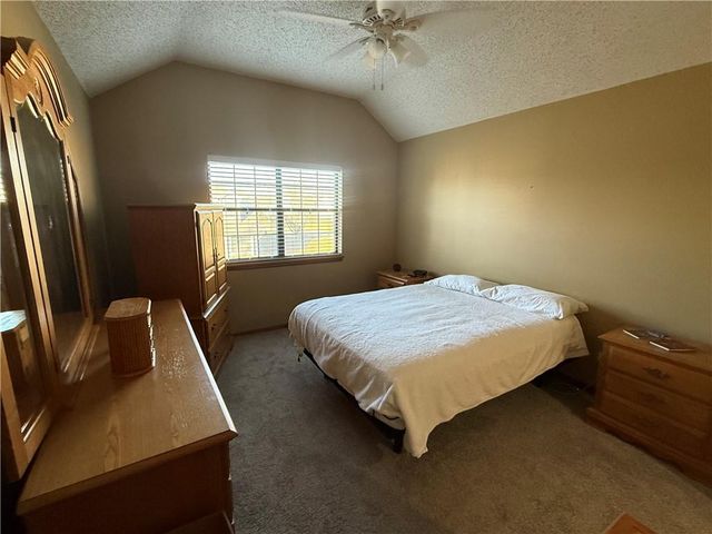 11640 W 113th Street, Overland Park, KS 66210