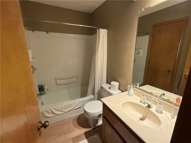 11640 W 113th Street, Overland Park, KS 66210