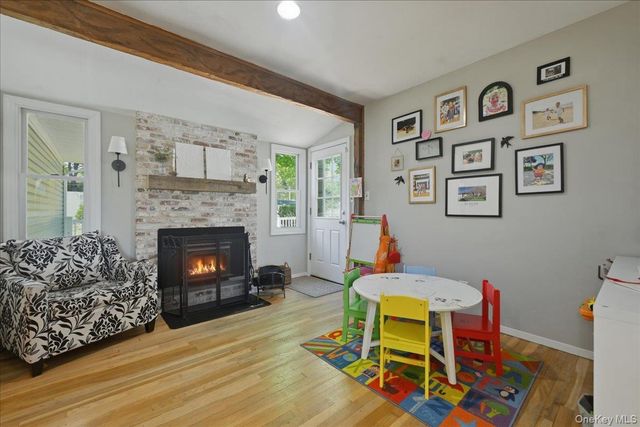 9 Copperbeech Road, Saint James, NY 11780