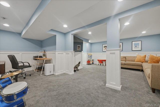 9 Copperbeech Road, Saint James, NY 11780